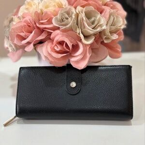 Danier black leather wallet